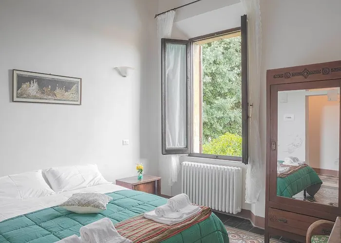 住宿加早餐酒店 锡耶纳拉契卡住宿加早餐旅馆 3*